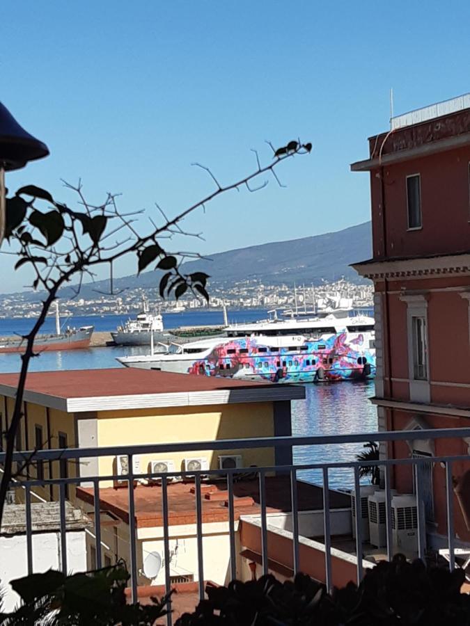 La Terrazza Sul Porto Acomodação com café da manhã Castellammare di Stabia Exterior foto