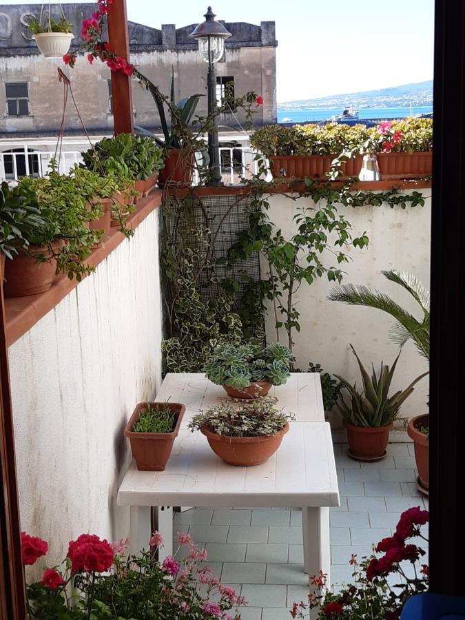 La Terrazza Sul Porto Acomodação com café da manhã Castellammare di Stabia Exterior foto