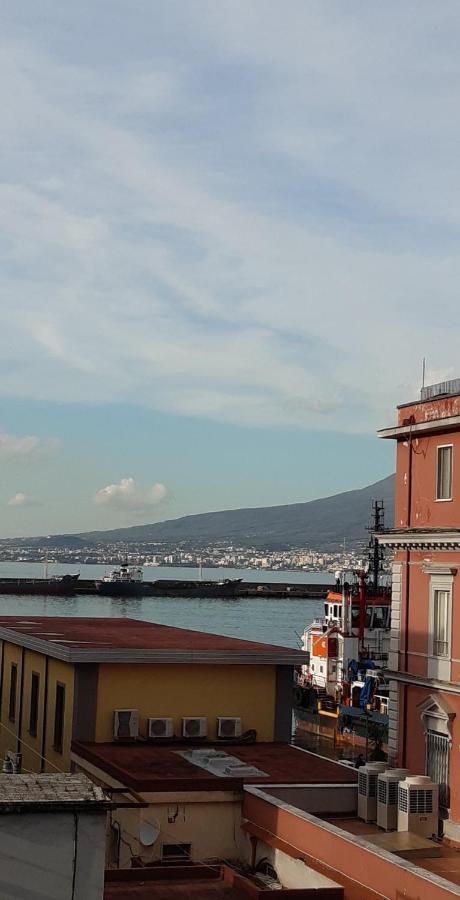 La Terrazza Sul Porto Acomodação com café da manhã Castellammare di Stabia Exterior foto