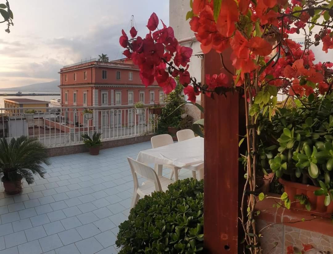 La Terrazza Sul Porto Acomodação com café da manhã Castellammare di Stabia Exterior foto